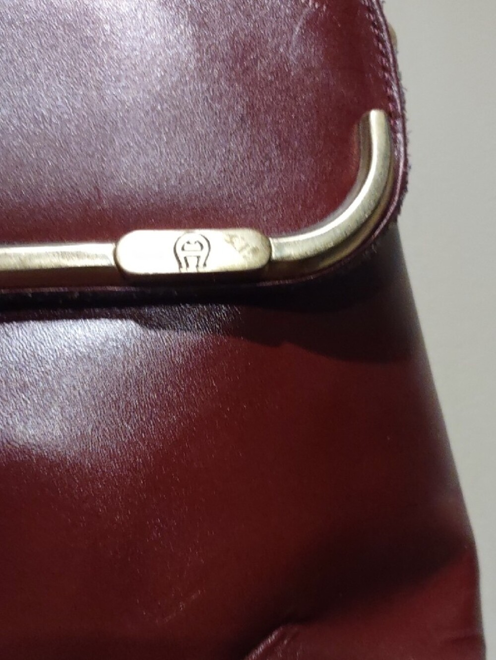 Leather Shoulder Bag in Burgundy Purse Handbag - Picture 5 of 13